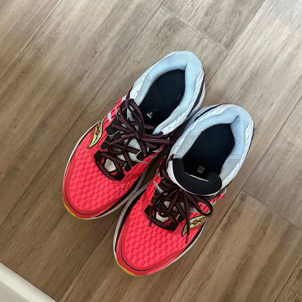 Women’s saucony running shoe